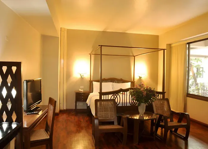 Hotel Sourire At Rattanakosin Island